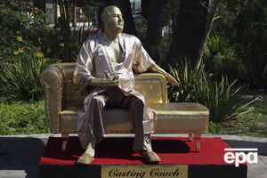 Приблизно 100 жінок звинуватило Вайнштейна в сексуальних домаганнях