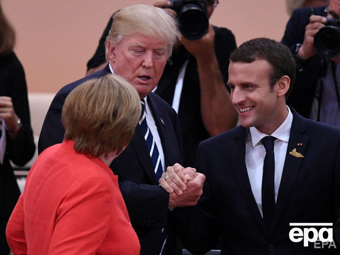 Трамп поговорив із Меркель і Макроном