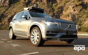 Самоуправляемый автомобиль насмерть сбил человека