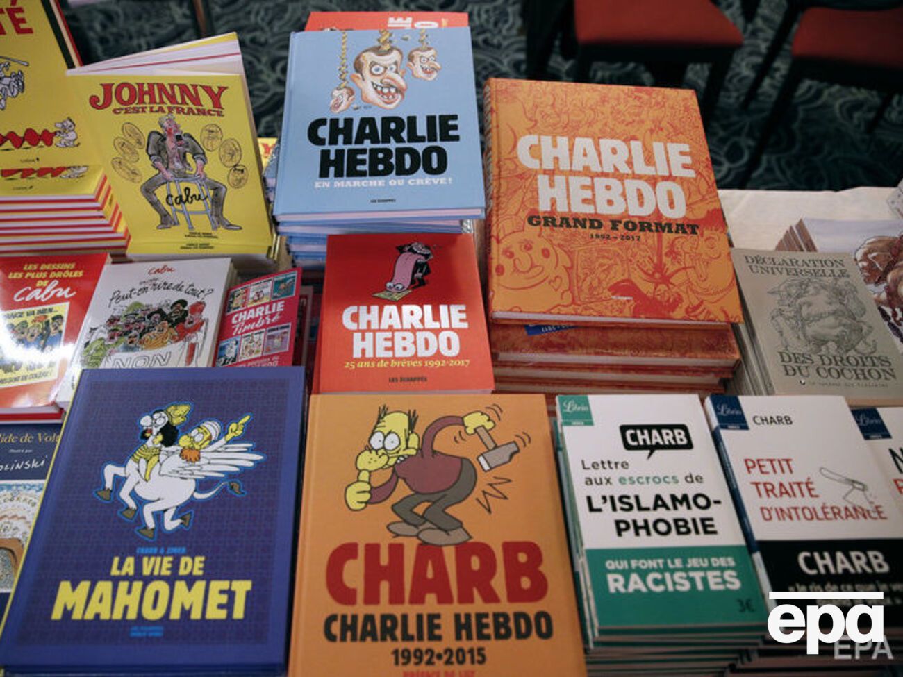 Журнал Charlie Hebdo высмеял российские выборы