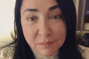 Лолита: Я точно знаю одного абсолютно непьющего человека, даже капли! Тем смешнее реакция на его песню!