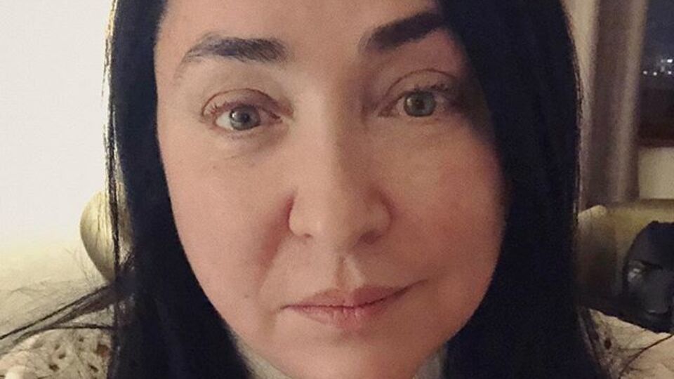Лолита: Я точно знаю одного абсолютно непьющего человека, даже капли! Тем смешнее реакция на его песню!
