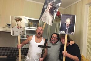 Професор Лебединський (у центрі): Росія остаточно стала в очах усього світу небезпечним уй...бищем