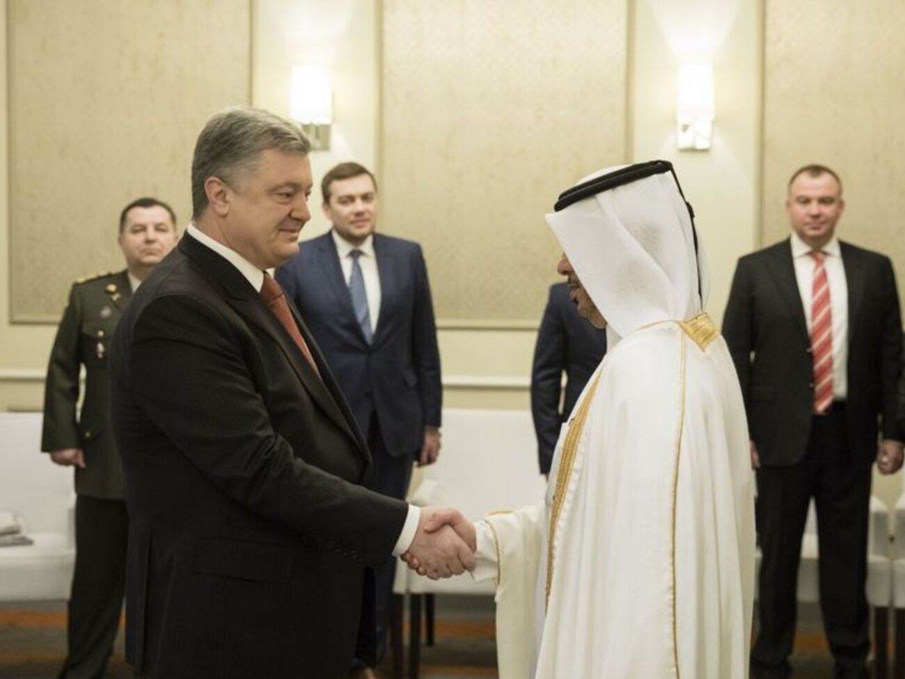 Порошенко зустрівся з еміром Катару