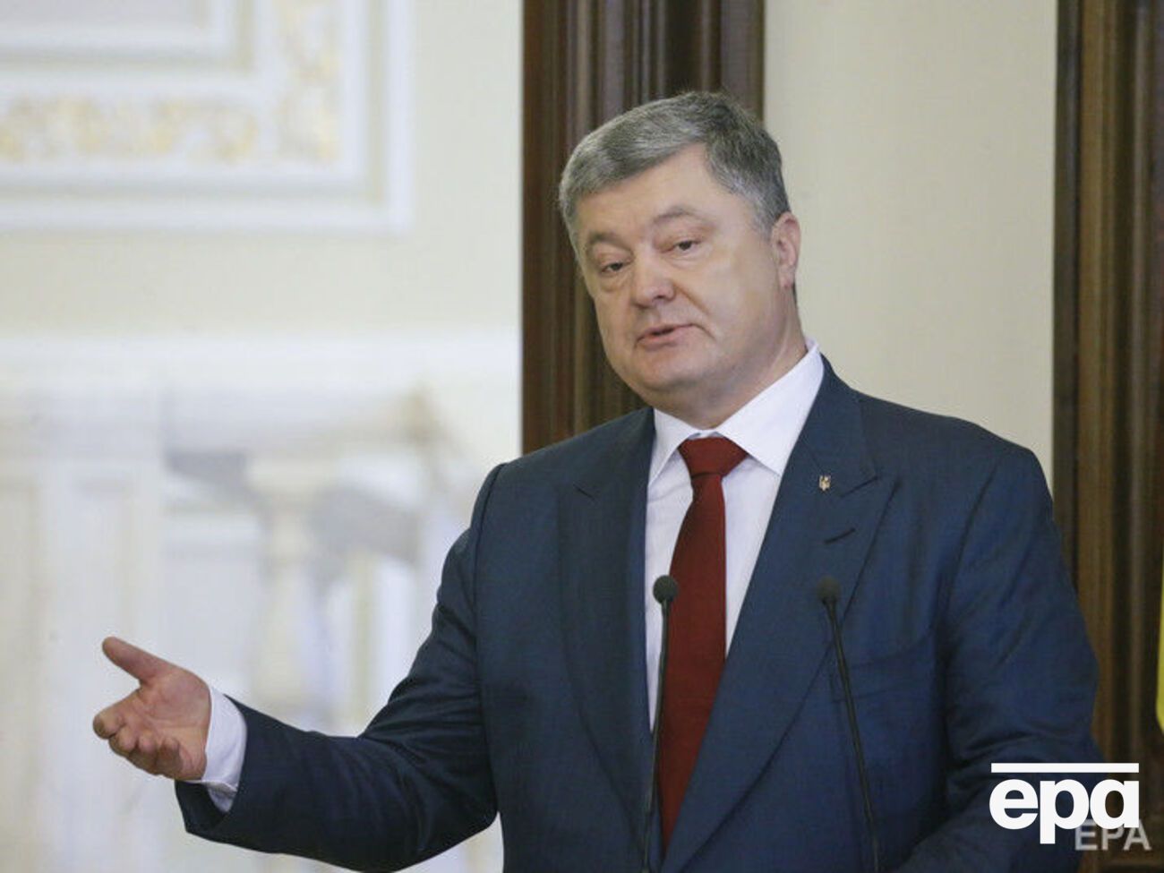 Порошенко перебуває в Катарі