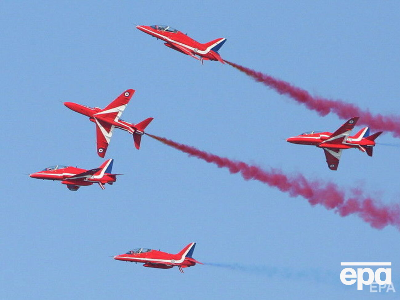 Пілоти Red Arrows беруть участь в авіашоу