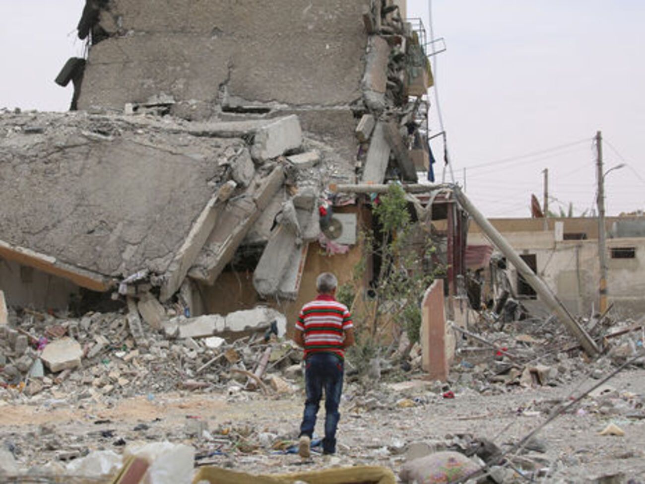 По данным "Анадолу", за последние 10 дней в результате авиаударов в сирийских провинциях Идлиб и Хама погиб 31 человек