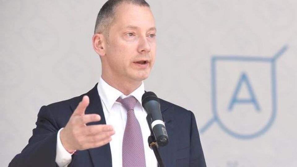 7 лютого Порошенко вивів Ложкіна зі складу Національної інвестиційної ради