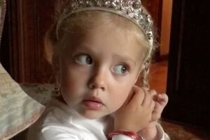 Ліза Галкіна приміряла весільну сукню