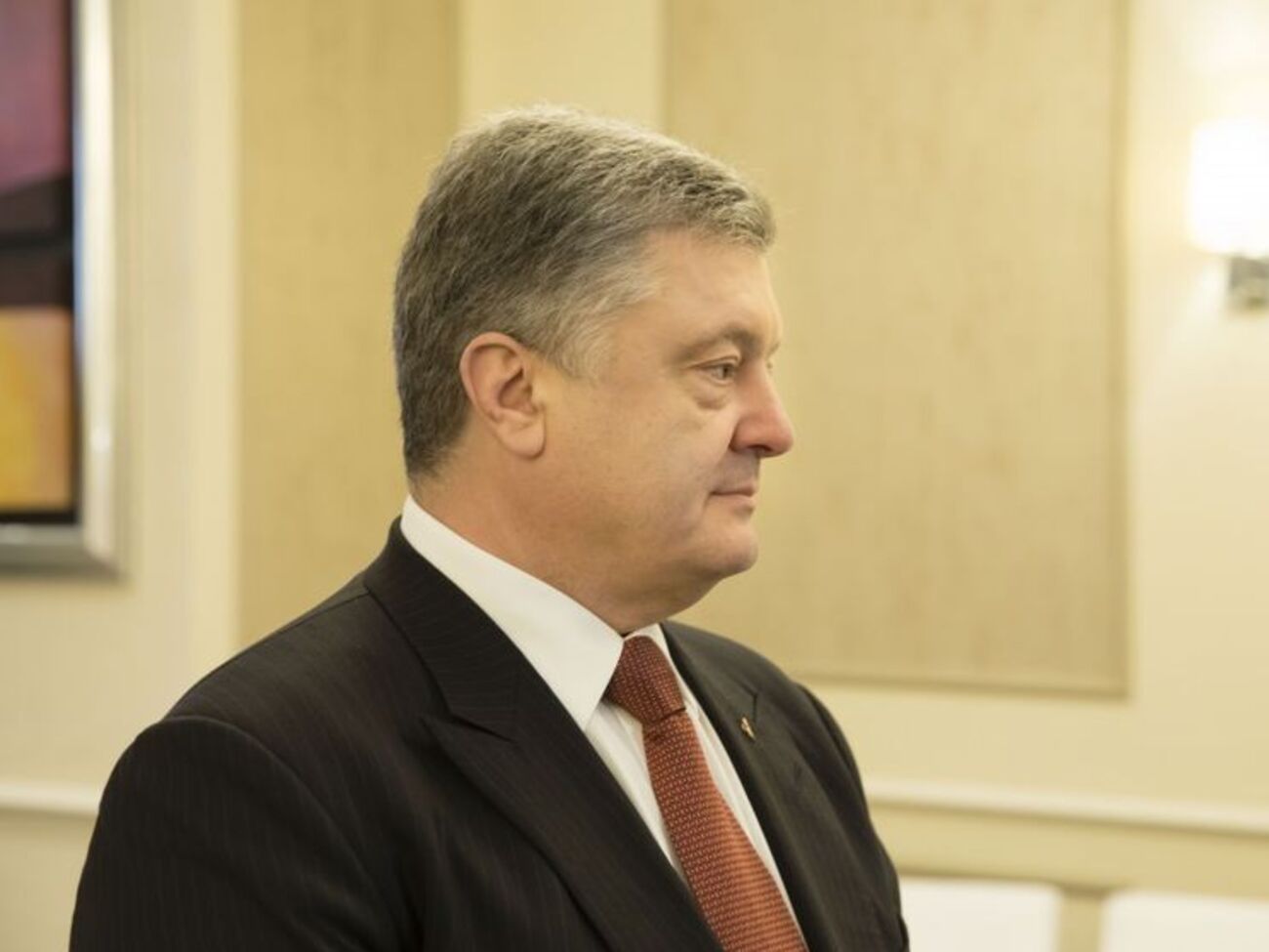Порошенко ввел в действие решение СНБО о контроле за въездом в Украину иностранцев и лиц без гражданства