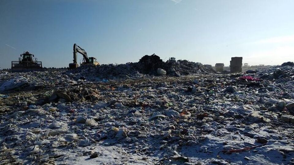 Мешканці вимагають закрити сміттєвий полігон