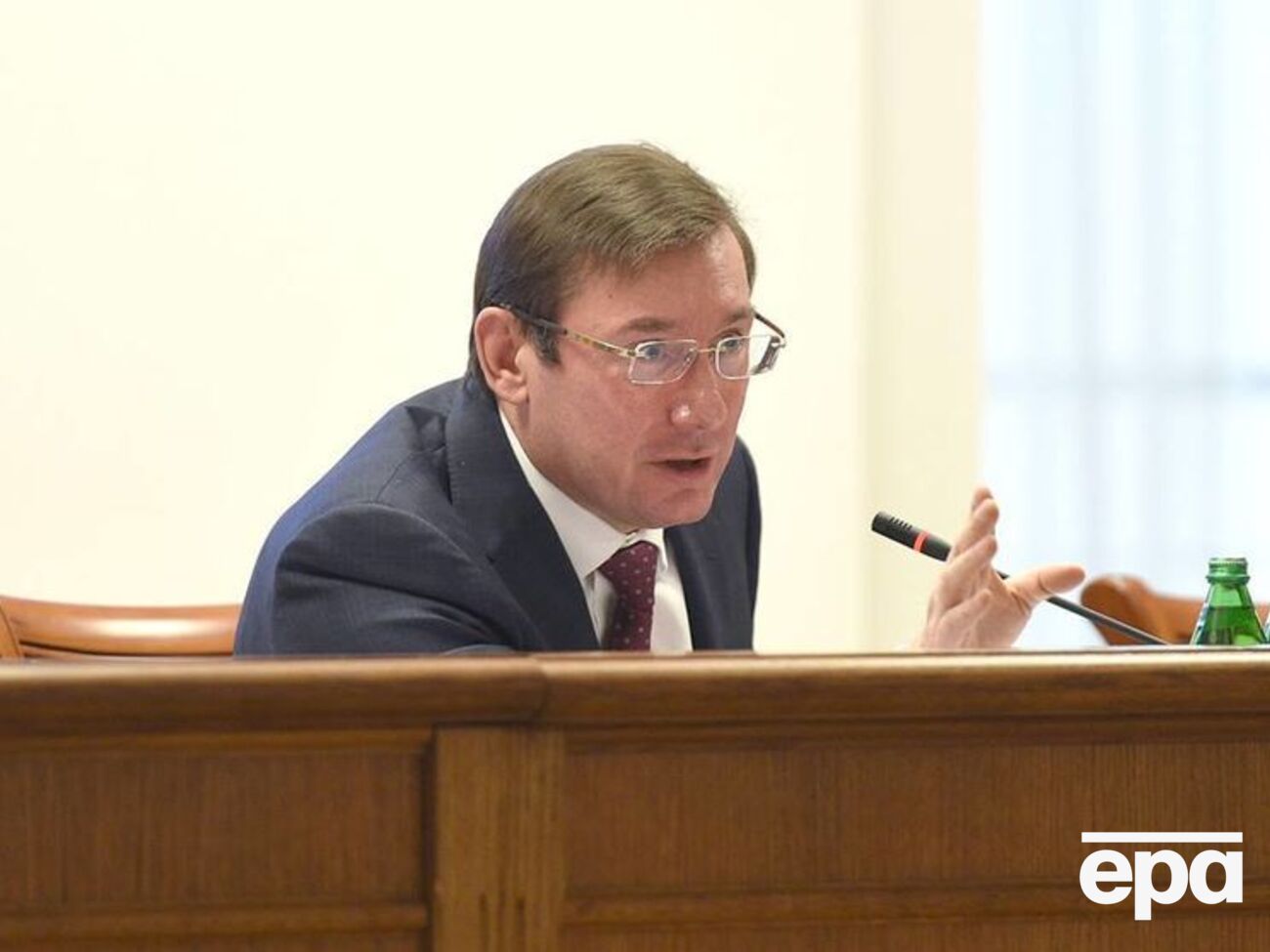 Луценко повідомив, що зброю, яку ввезли з окупованих районів Донецької області на підконтрольну Україні територію в листопаді 2017 року, зберігали у Хмельницькому