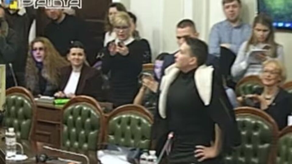 Савченко принесла в Раду гранати