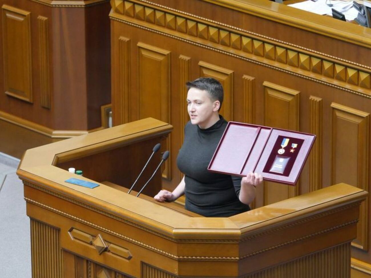 Рада дозволила притягнути Савченко до кримінальної відповідальності. Після засідання її затримали