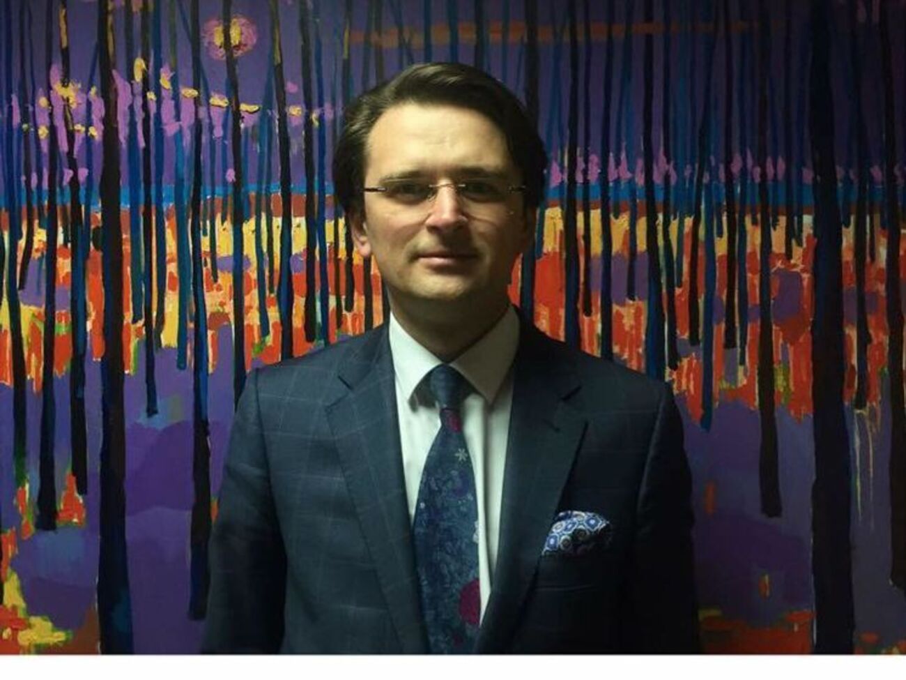 Кулеба считает, что Украине нужно "отчаянно бороться" за каждого политзаключенного украинца