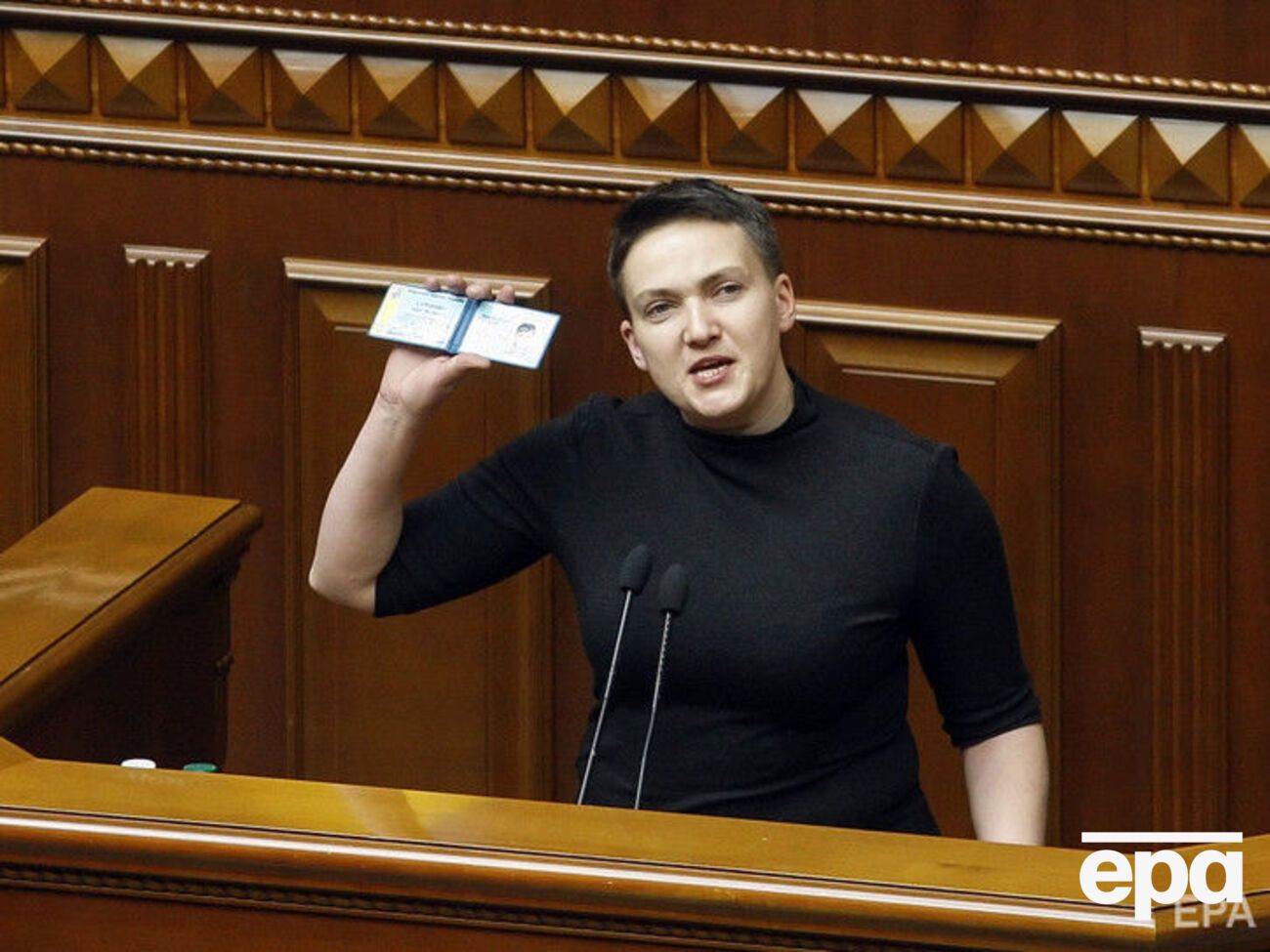 Савченко присутствовала в парламенте, когда ее лишали неприкосновенности