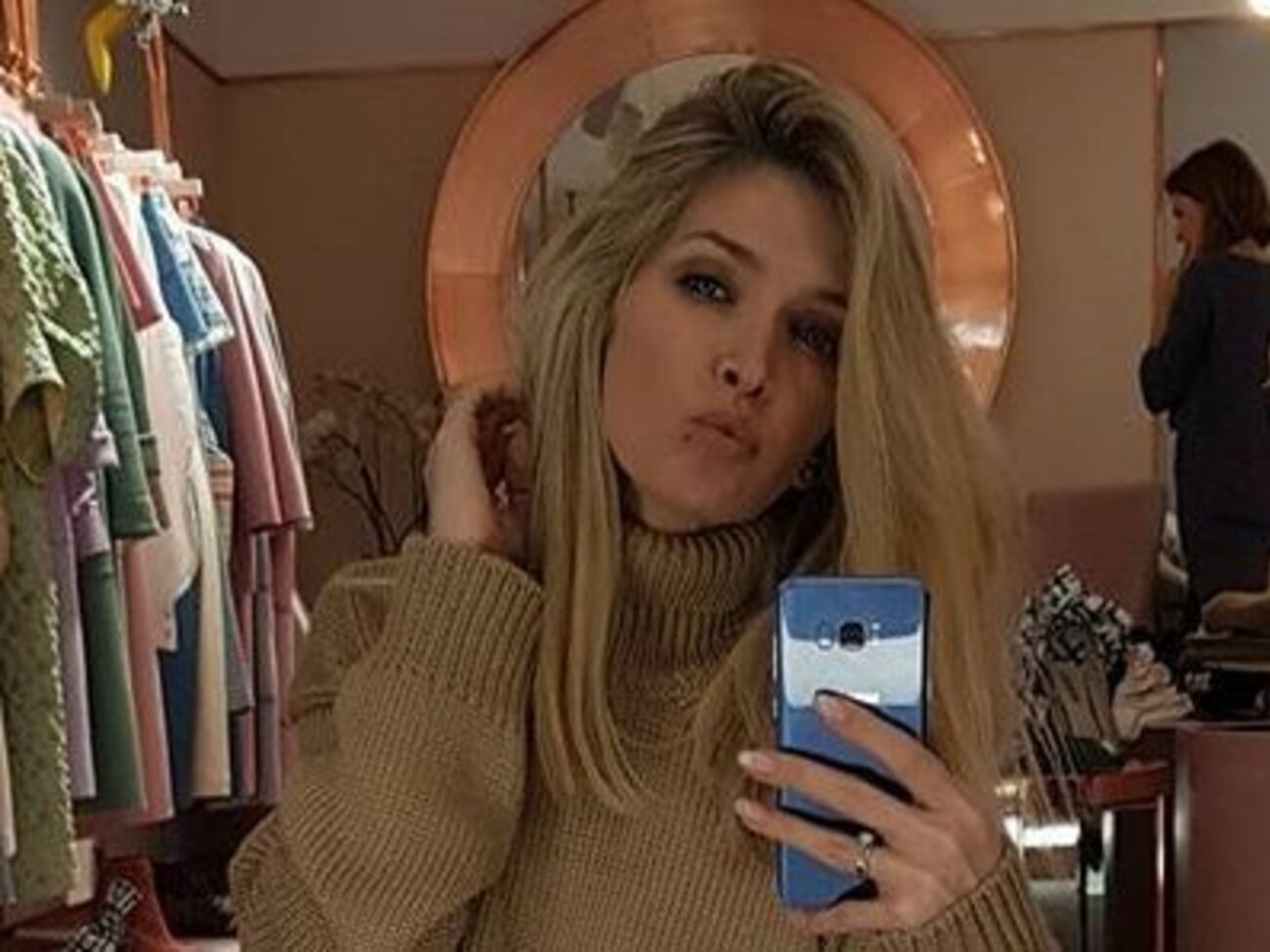 Брежнева: И ведь существуют еще люди, у которых нет Instagram. Это мой крутой зять, он же брат&nbsp;&ndash; Александр Цекало!