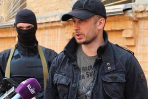 Билецкий: Пока не установят личности этих людей, формально полицейских, они оттуда не уйдут