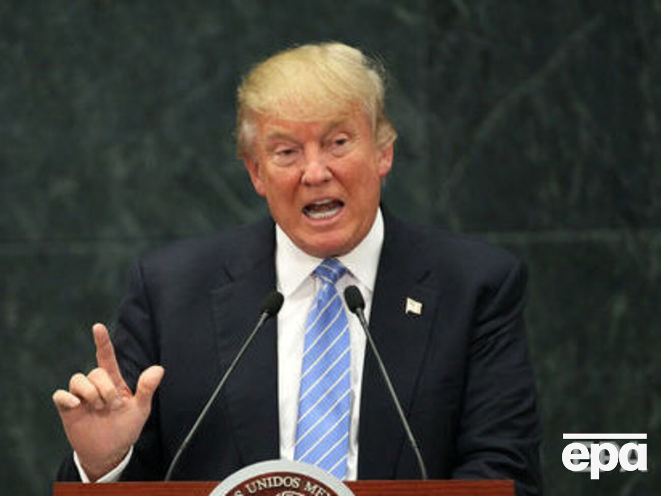 Трамп: Стіну на кордоні з Мексикою, яка вкрай необхідна для нашої національної оборони, фінансують не повністю