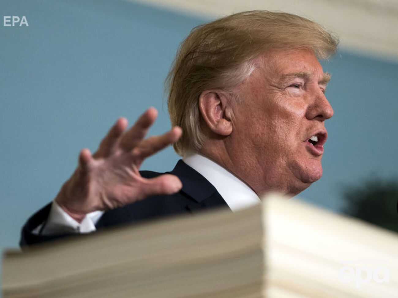 Ранее Трамп грозил наложить вето на бюджет