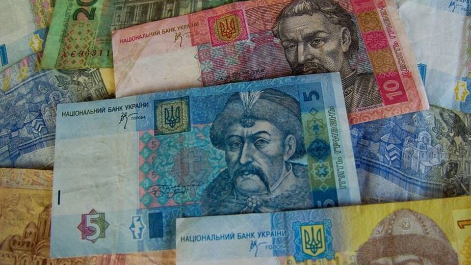 НБУ уничтожает поврежденные купюры