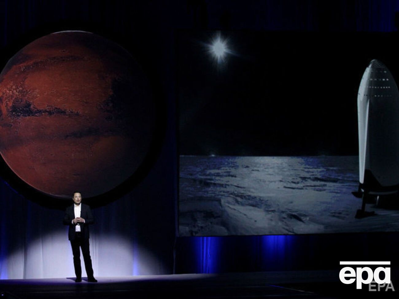 Маск заявив, що не знав про наявність сторінок Tesla і SpaceX у соцмережах