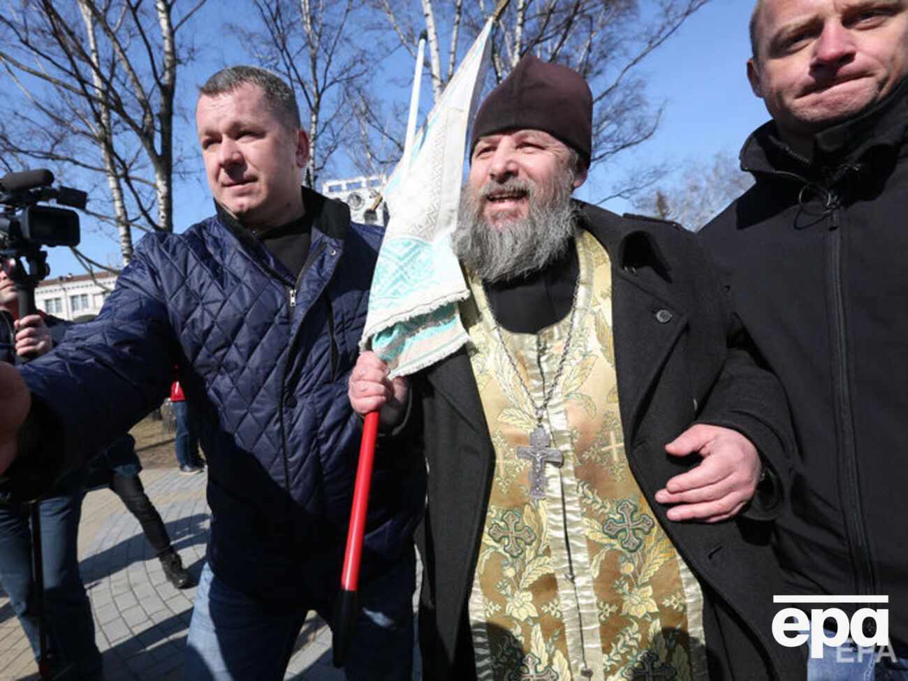 У Білорусі силовики "для з'ясування особи" затримували всіх, хто мав при собі прапори і квіти