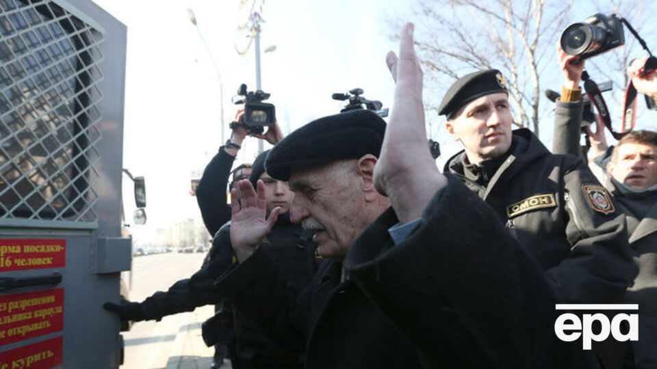 За даними правозахисників, у Білорусі затримано приблизно 50 активістів, журналістів та спостерігачів