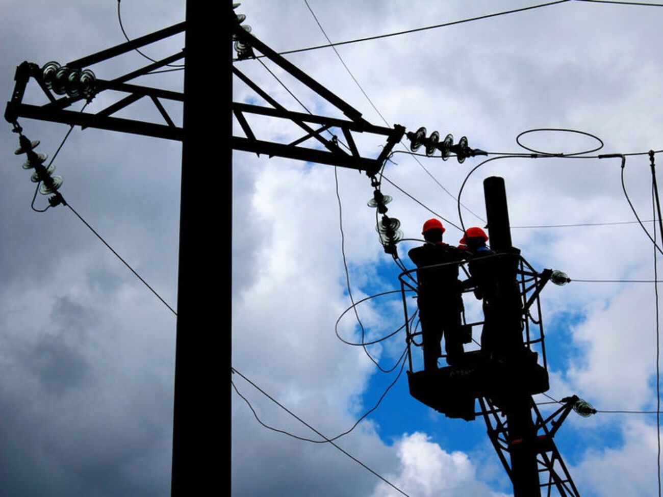 Пакети двох обленерго продаватимуть згідно з&nbsp;оновленим законом про приватизацію, який&nbsp;набрав чинності 7 березня