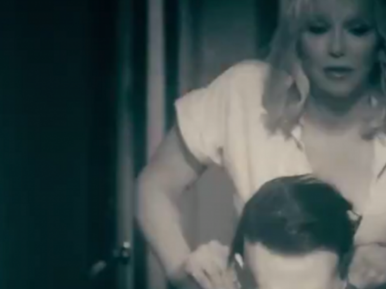 Кортні Лав зіграла роль медсестри