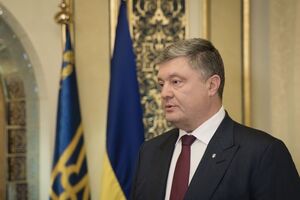 Порошенко: Боротьба справжніх патріотів України за право жити в суверенній, сильній державі йде на всій її території