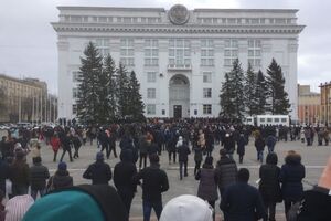 Жителів міста намагалися не пустити на центральну площу