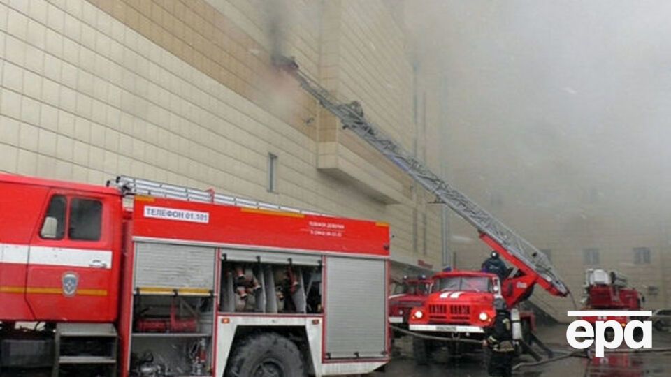 Жителі вимагають відставки місцевої влади після пожежі у ТЦ