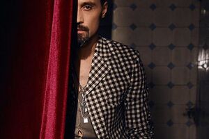 Билан обнародовал фото в стиле ню