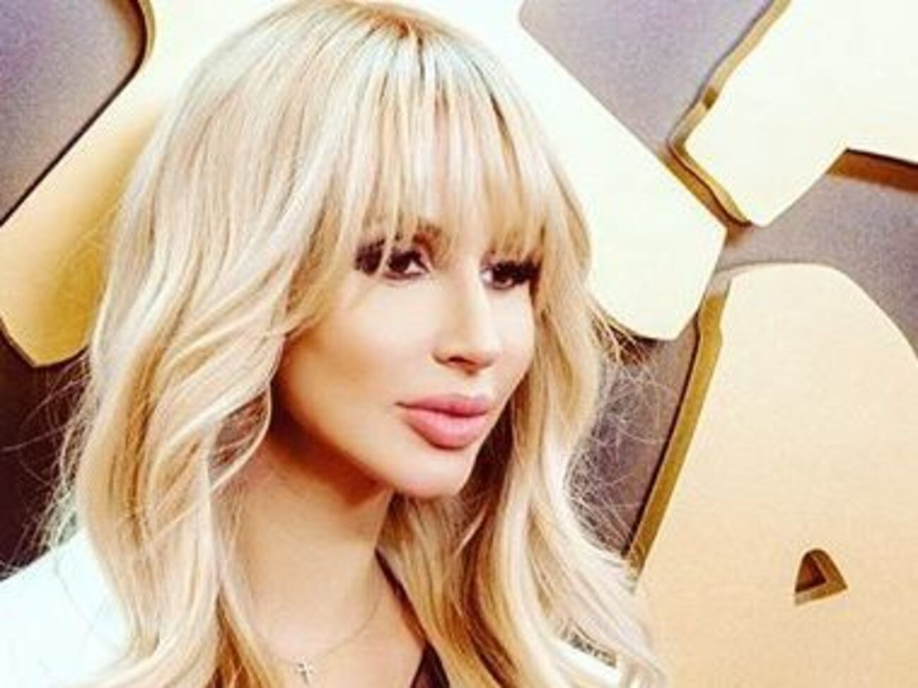 Loboda: Песня "Лети" записана мной в абсолютно особенном эмоциональном состоянии. И я уверена, что та энергия, которую я вложила в нее, найдет отклик в ваших душах