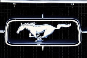 Приобрести автомобиль можно при помощи специального приложения для смартфона