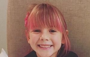 Дочь Pink сделала мейк-ап