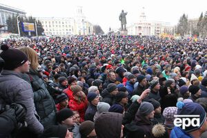 У Кемерові після пожежі в торговому центрі "Зимняя вишня" проходить мітинг. Фоторепортаж