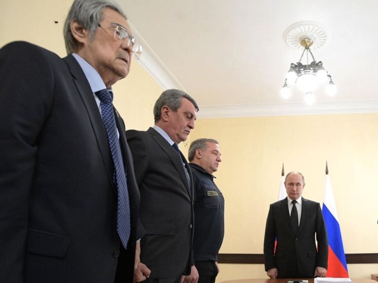 Тулєєв (ліворуч) розповів Путіну про опозиціонерів