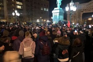 Ті, хто прийшов на Пушкінську площу, почали скандувати: "Путіна – у відставку"