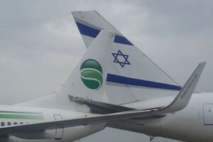 Самолеты сцепились хвостами