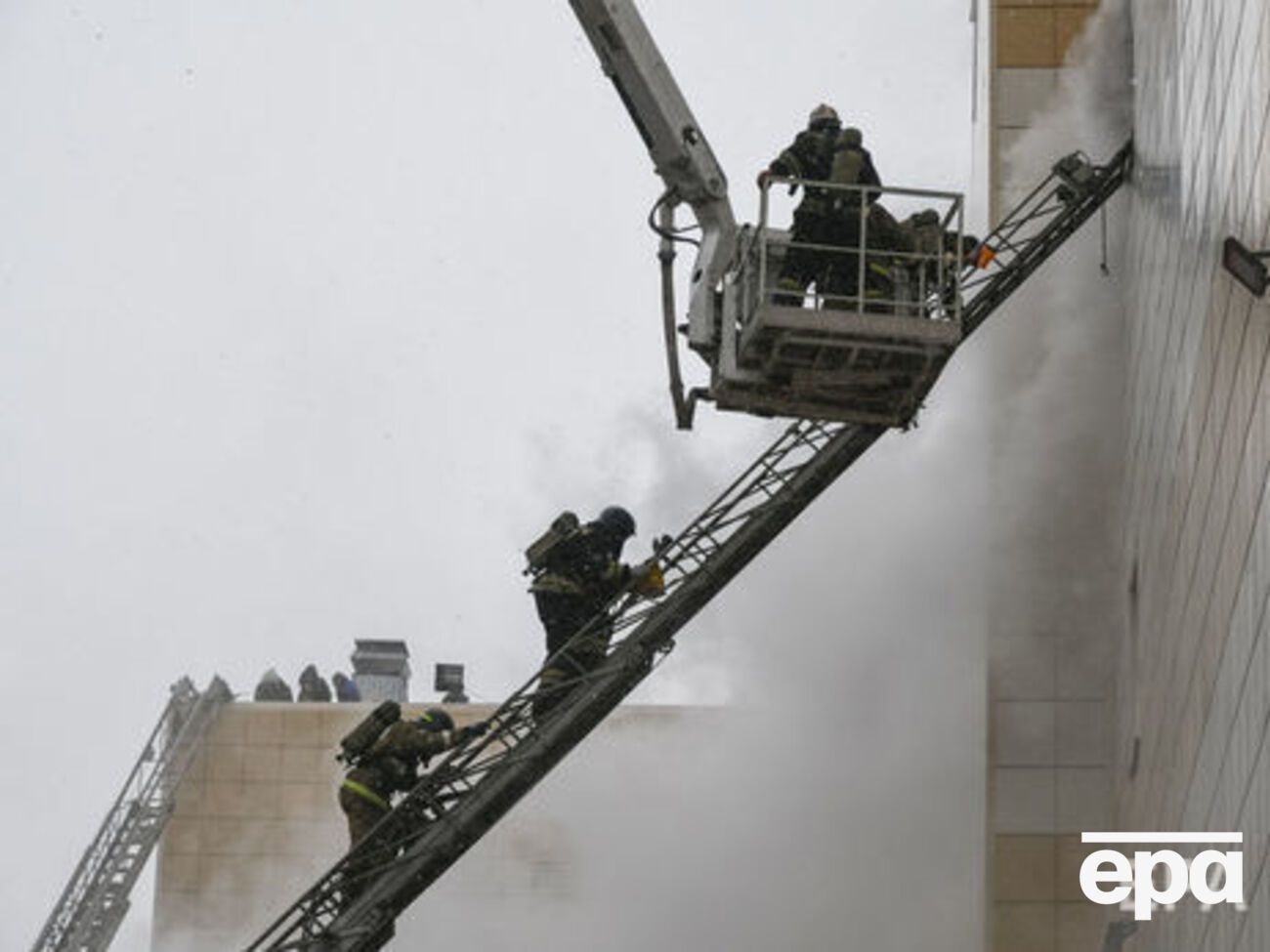 Унаслідок події в "Зимней вишни" загинуло 64 людини