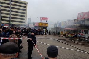 Горів магазин "Червоний маркет"