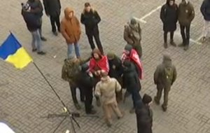 Сегодня активисты партии "Братство" начали круглосуточное пикетирование телеканала