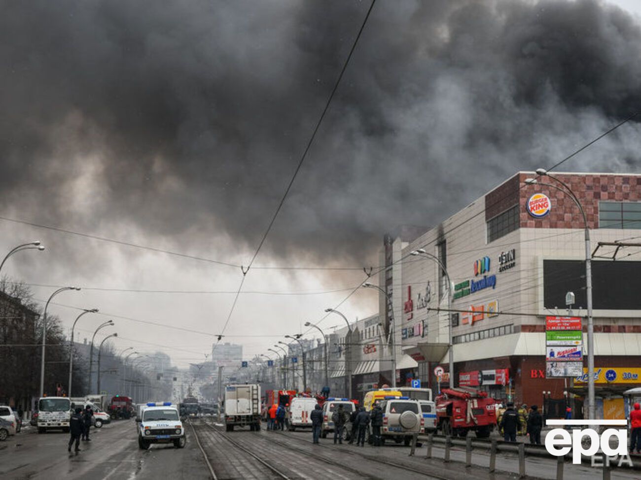 Під час пожежі в Кемерові загинуло 64 людини