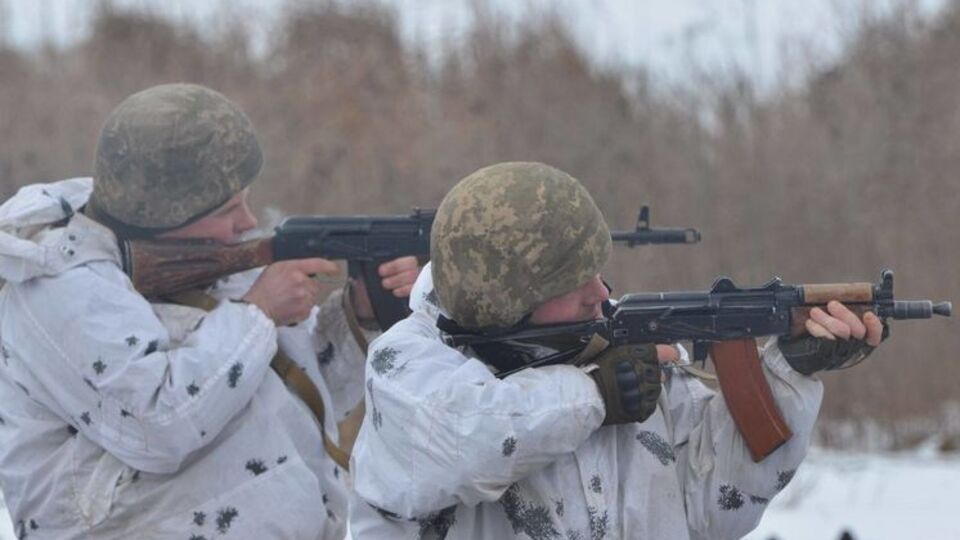 Украинских военных обстреливали на донецком и луганском направлениях