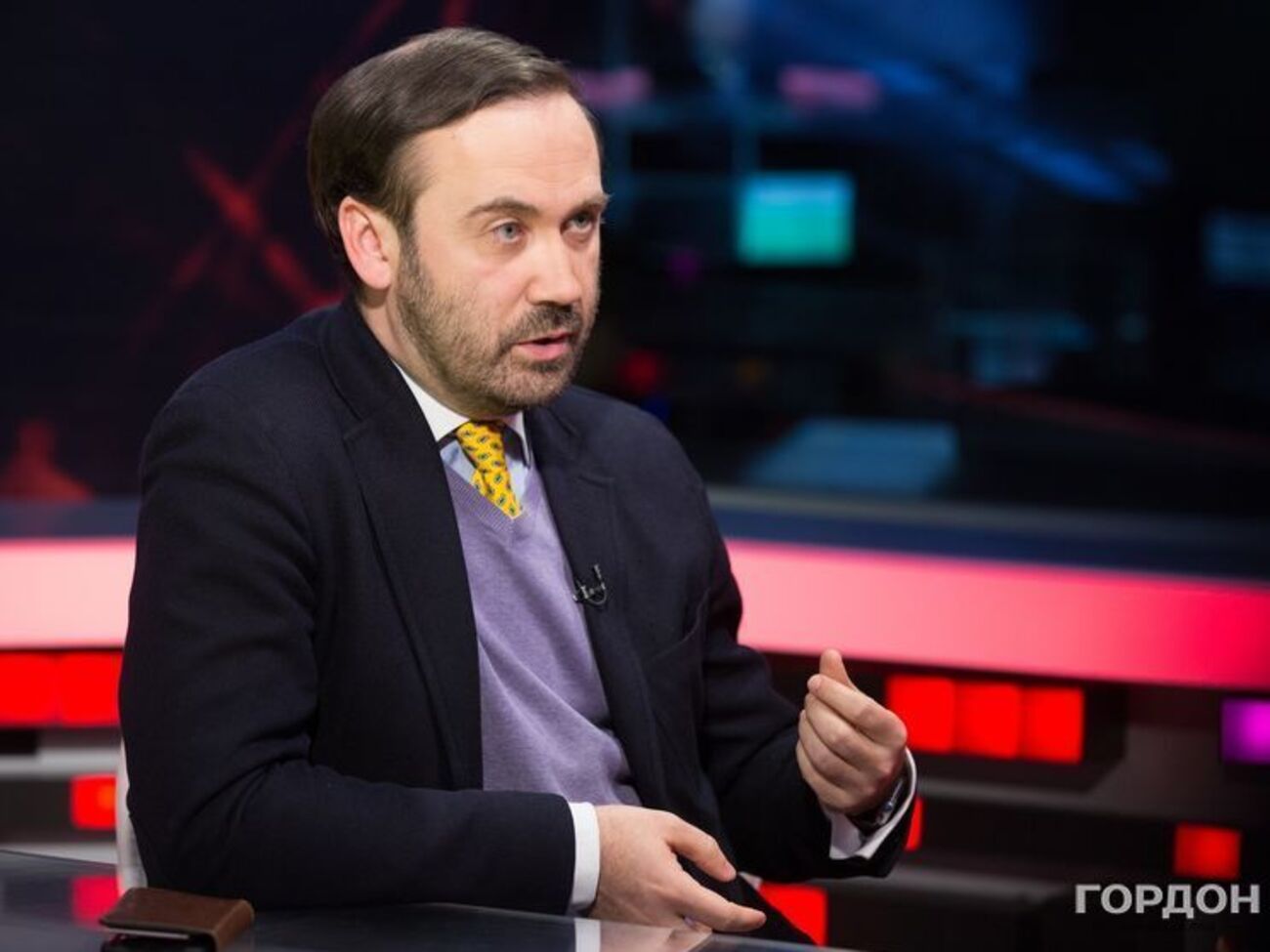 Пономарев: Несколько людей из его ближайшего окружения, знаю точно, мобильным не пользуются никогда. Принципиально