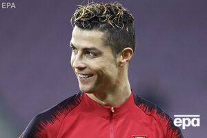 Роналду поцілував чоловік