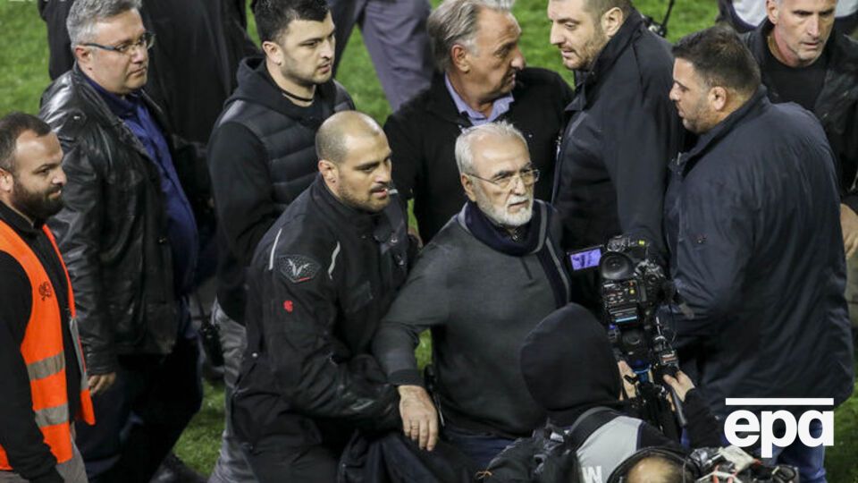 Саввіді покарали за вторгнення зі зброєю в ігрову зону штрафом і забороною відвідувати стадіони