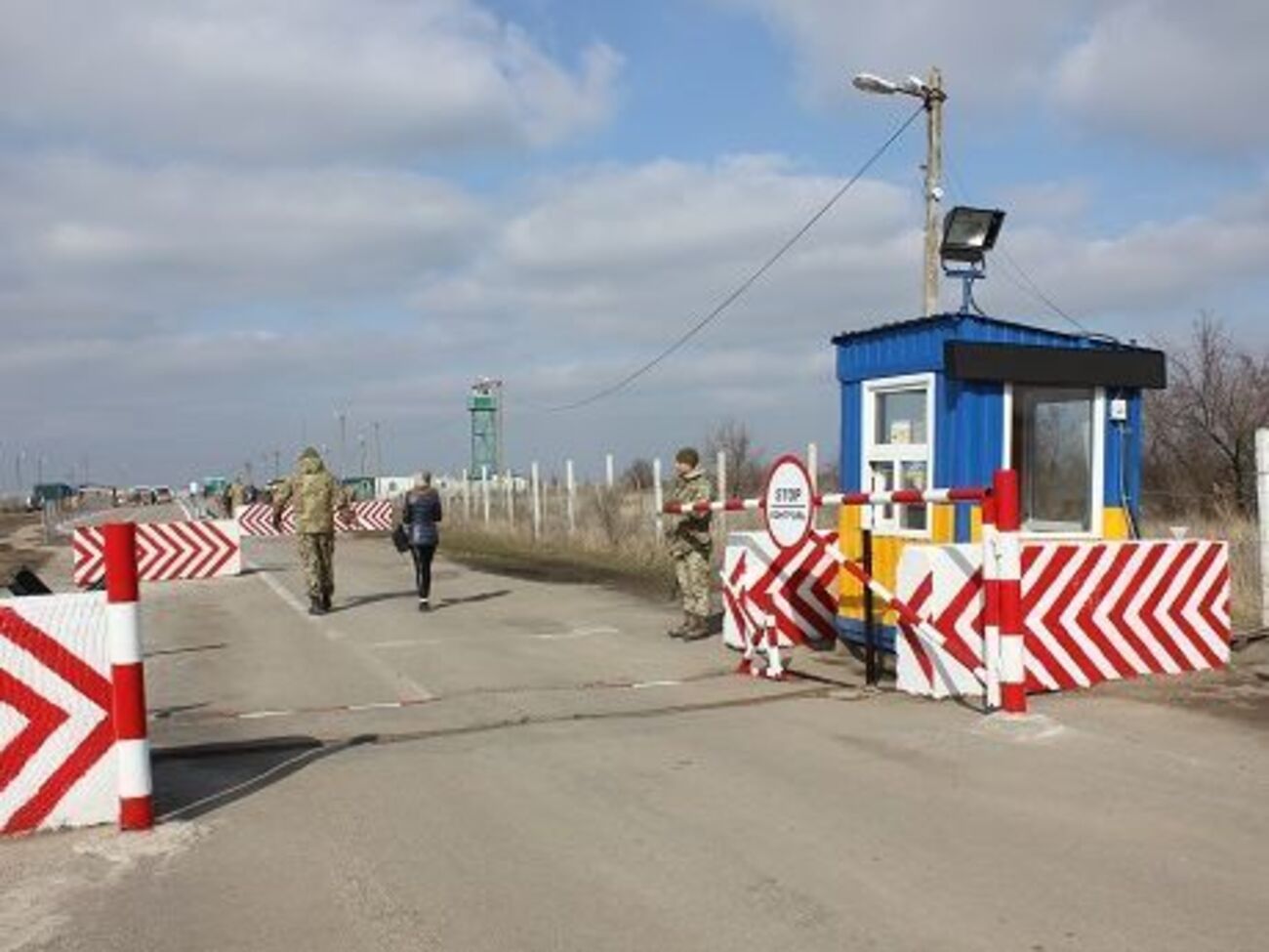 Иностранцы обязаны въезжать в Крым через украинские контрольные пункты